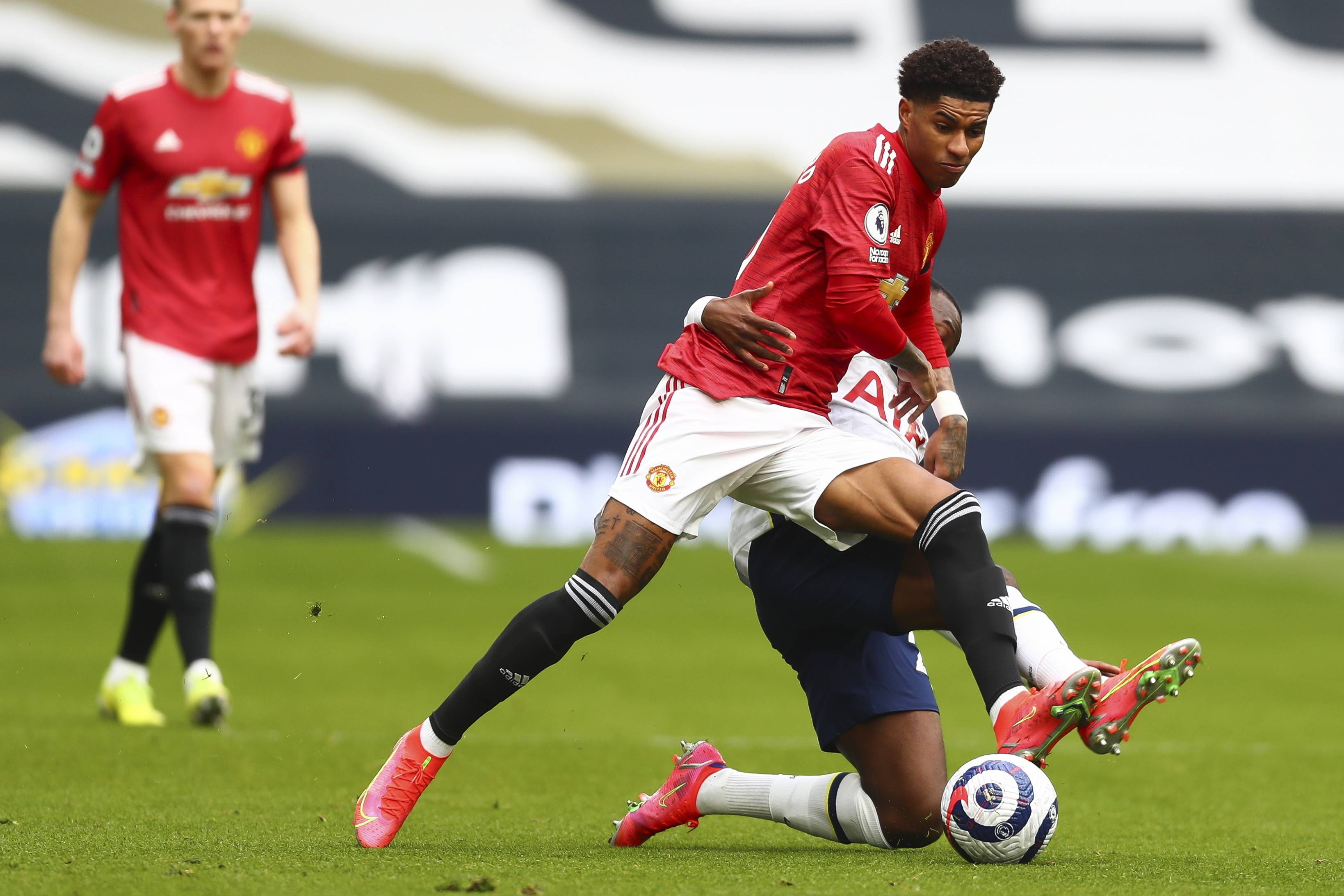 相较年轻一 相较年轻一